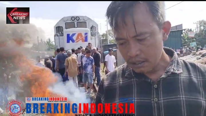 Viral Warga Hadang Perjalanan Kereta Api di Batu Bara