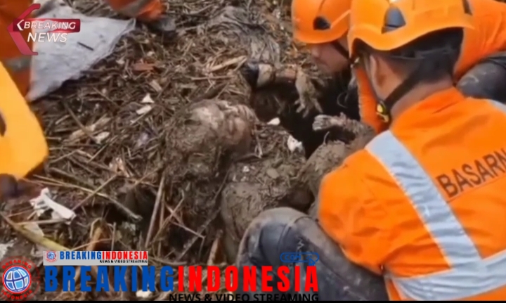 Jasad Ibu Dan Anak Korban Banjir Sukabumi Ditemukan Dalam Posisi Berpelukan