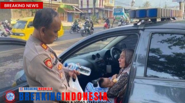 Seorang Ibu Rumah Tangga dan Anaknya di Tinggal Suami Saat Istirahat Mudik di Masjid Tasikmalaya
