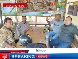 Ketua JPKP NASIONAL  Ojak M.Simanjuntak Memberikan Instruksi Program Kerja Kepada Ketua Chairil Fadli Lubis