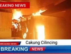 Gudang Ekspedisi di Cakung Terbakar Berjibaku 70 Petugas Padamkan Api