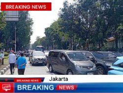 Demontrasi Guru di Jalan Merdeka Selatan Jakpus Macet Parah