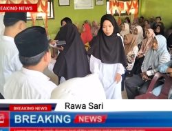 Penerimaan Raport Siswa Madrasah Tsanawiyah kelas 9 Desa Rawa Sari
