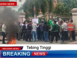 Polres Tebingtinggi Mengawal Aksi Demonstrasi Himpunan Mahasiswa Al – Washliyah (HIMMAH)
