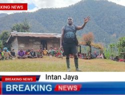 Misael Sondegau SH  Mantan Kepala Distrik Sugapa Mendapatkan Apresiasi dari Masyarakat